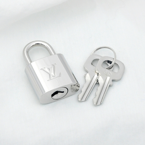 Authentic Louis Vuitton SILVER Lock & Keys Necklace #315 NEW ~2 Chains Included✨ - Picture 8 of 11